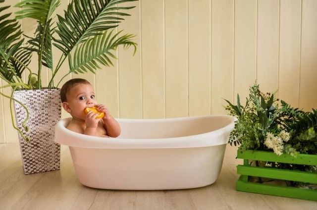 O czym warto pamiętać przed pierwszą kąpielą dziecka?
